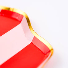 Holiday Stripes Dinner Paper Plates (8 ct.)