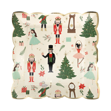 Nutcracker Pattern 9" Plates (8 ct.)