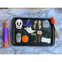 Trick or Treat Deluxe Cookie Decorating Set