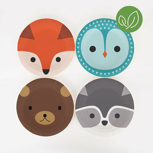 When the cutest racoon meets the coolest fox they invite the funniest owl and the sweetest bear for a party in the hoods! 8 paper plates designed with love by My Little Day and made in Europe. They are 100% FSC paper, printed with vegetable inks and have a bio-lacquer varnish.  Content : 8 plates Composition : FSC paper - vegetable inks - bio lacquer Dimensions 7"